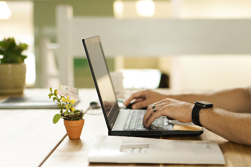 can I trust an online essay writer?
